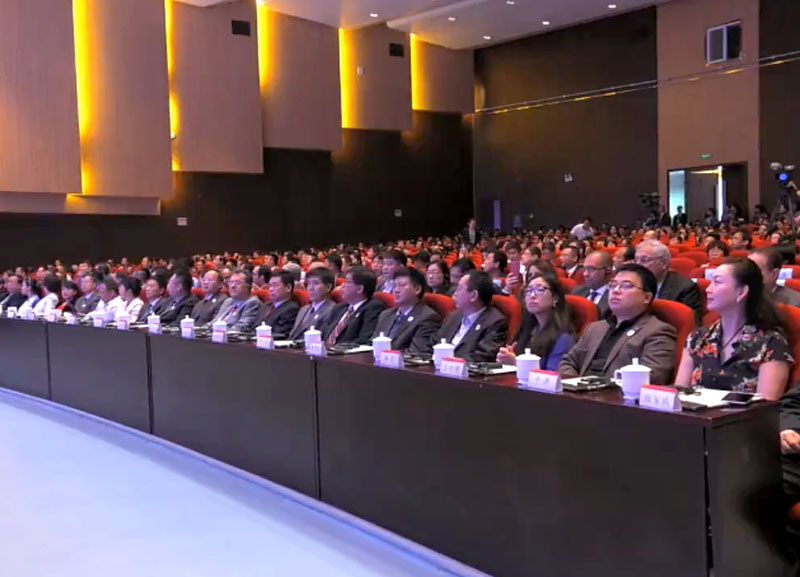 每个妇女，每个儿童启动仪式