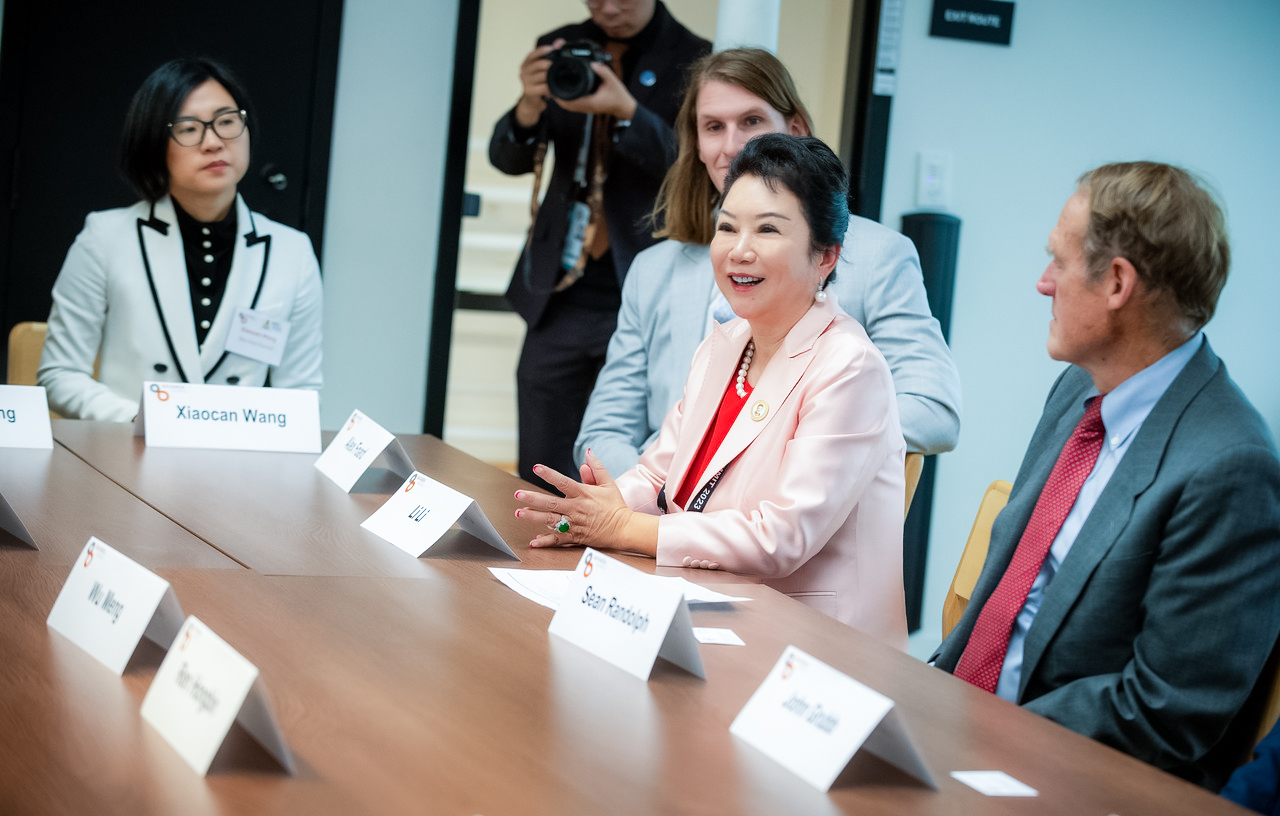 加拿大28集团董事局李俐参加贸促会活动